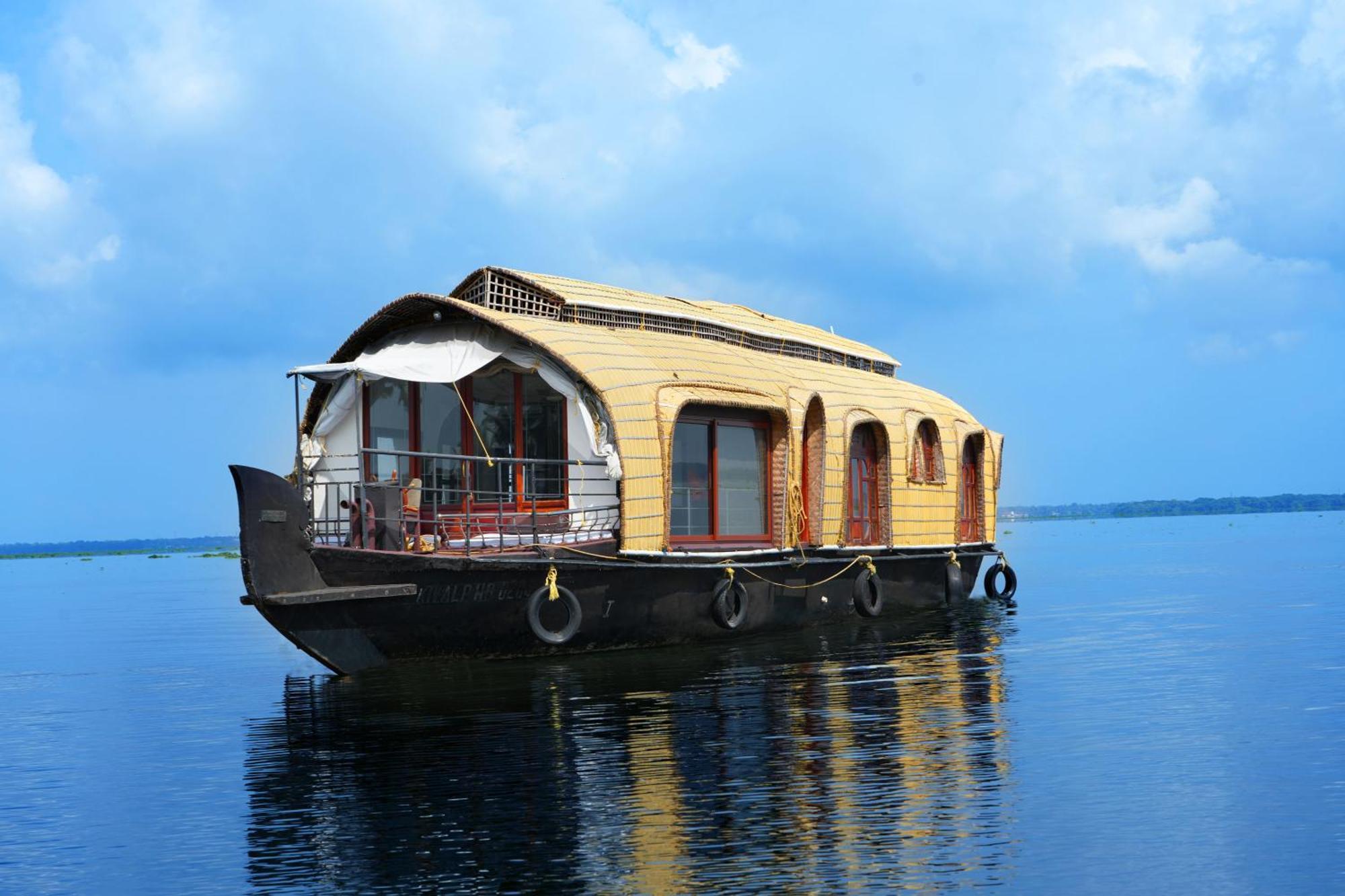 Готель Aqua Castle Houseboat - By Aqua Jumbo Houseboats Alappuzha Екстер'єр фото
